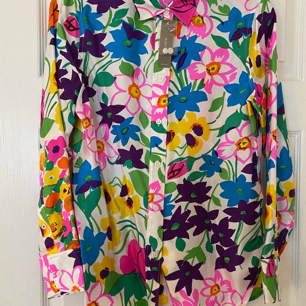 Beautiful floral 100% silk long sleeve blouse NWT
